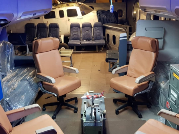 航空影视-美国退役飞机公司